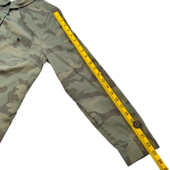 Old Navy Camo Button‎ Down Shirt Long Sleeve Top Size Medium Green Cotton - Picture 8 of 10